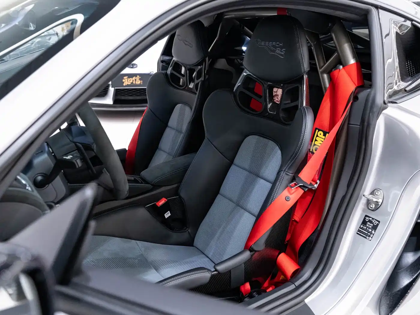 Porsche 718 2022 Cayman GT4 RS 4.0L фото 19