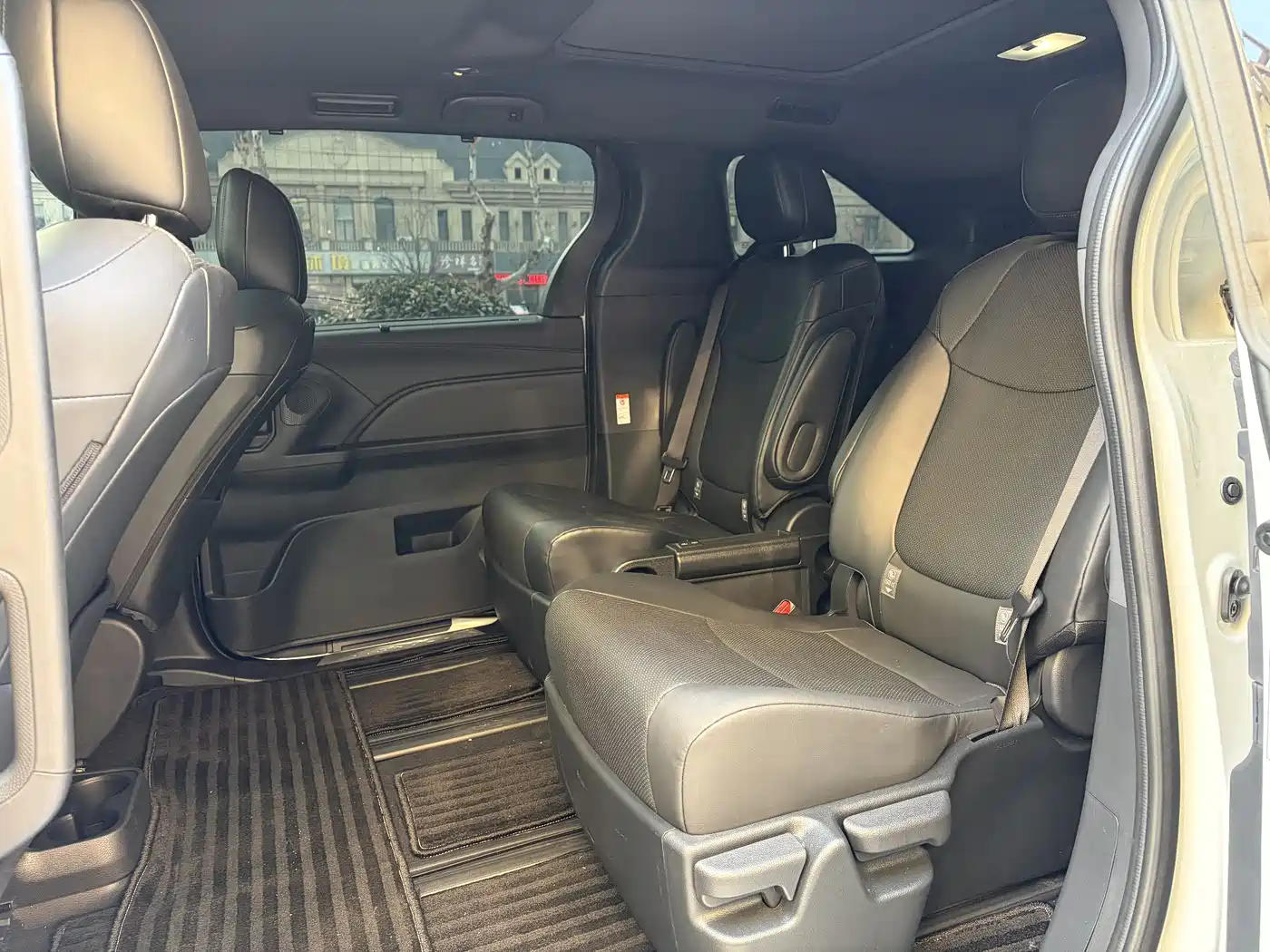 Toyota Granvia 2024 2.5L Hybrid Premium PLUS фото 5