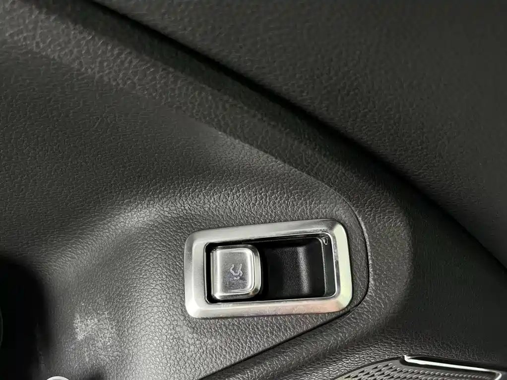 Hongqi H6 2024 2024 Model 2.0T Fashion Edition