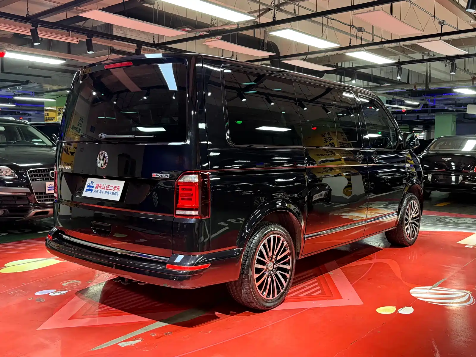 Фото 5 - Volkswagen Multivan