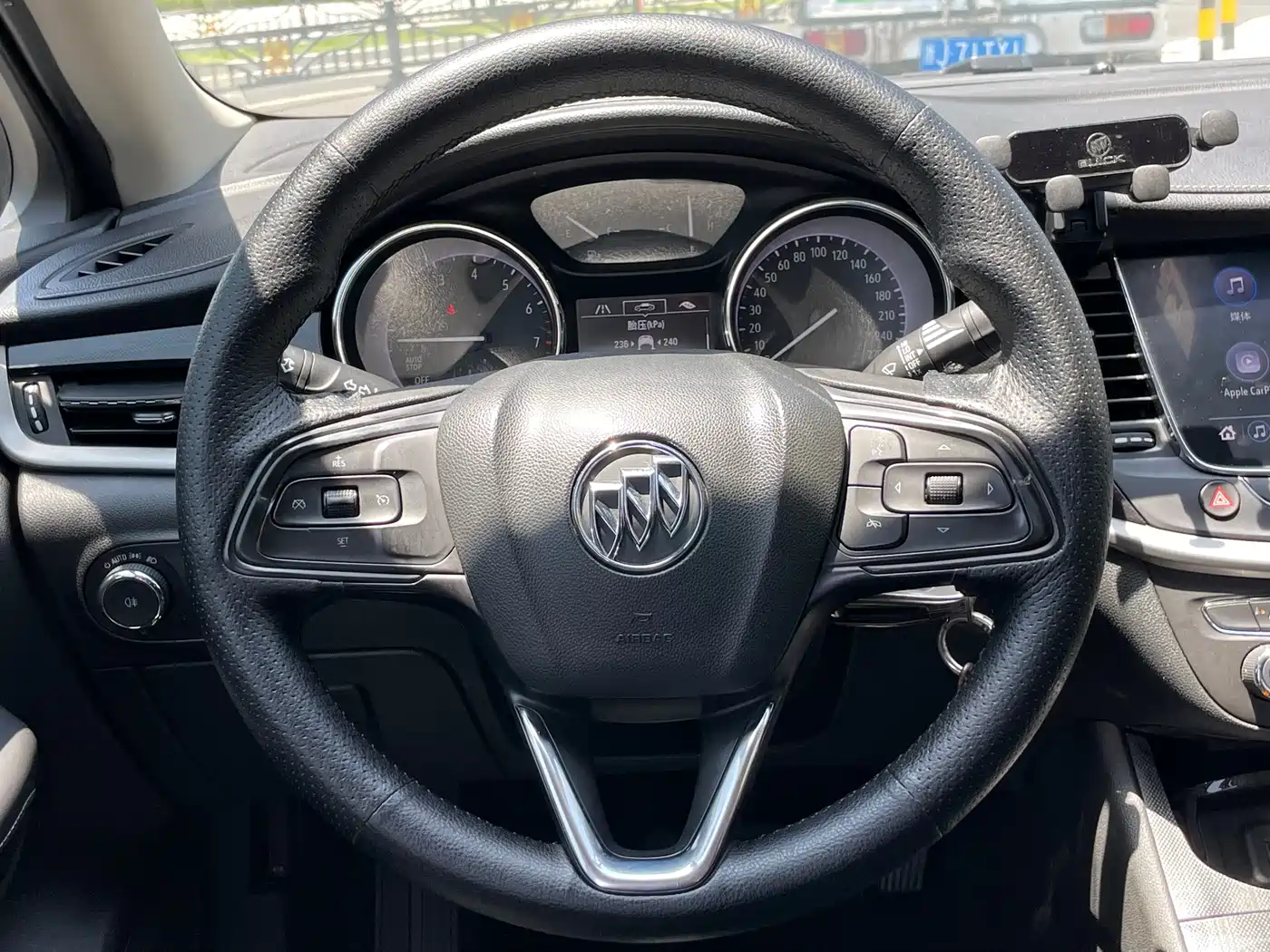 Фото 11 - Buick Verano
