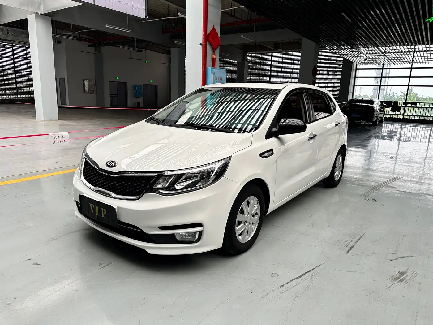 Kia K2 2015 Hatchback 1.4L AT GLS Cool Edition