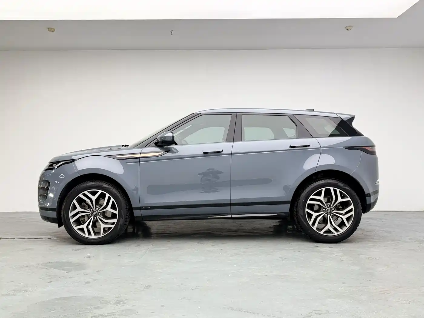 Land Rover Range Rover Evoque 2020 249PS R-DYNAMIC SE Sport Tech Edition фото 5