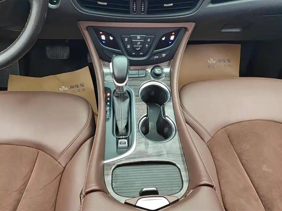 Buick Envision Plus 2017 20T FWD Elite фото 16