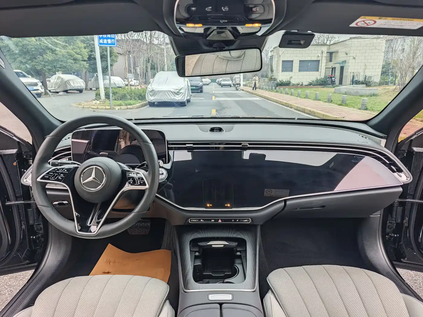 Mercedes-Benz E-Class 2024 Model E 300 L Luxury фото 6