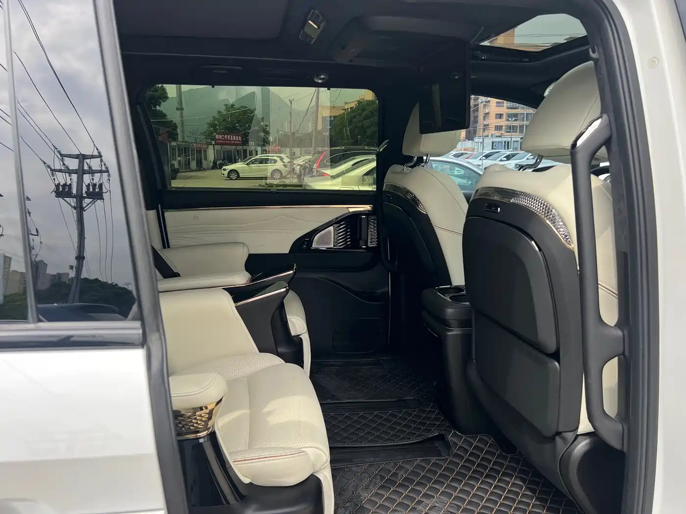GAC Trumpchi Trumpchi M8 2023 Model Master Series Hybrid Royal Edition фото 17