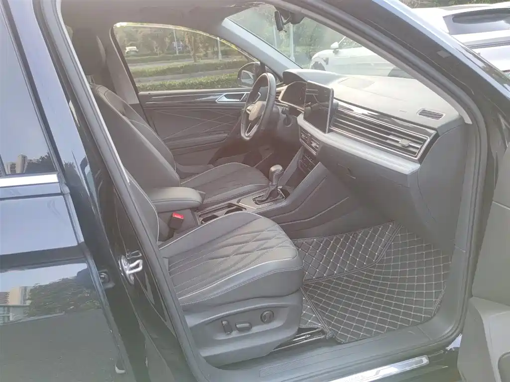 Volkswagen Tiguan L 2022 330TSI Automatic 2WD Smart Edition фото 6