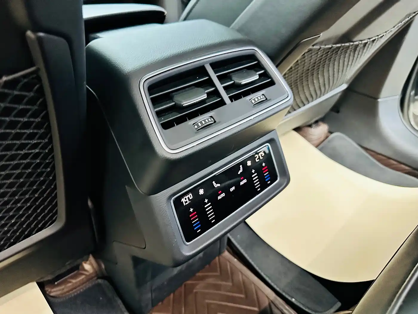 Audi e-tron 2023 2021 50 quattro Exclusive Selection