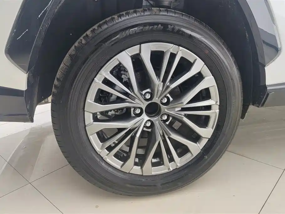 Toyota Wildlander 2024 2.0L CVT 2WD Luxury PLUS Edition фото 6