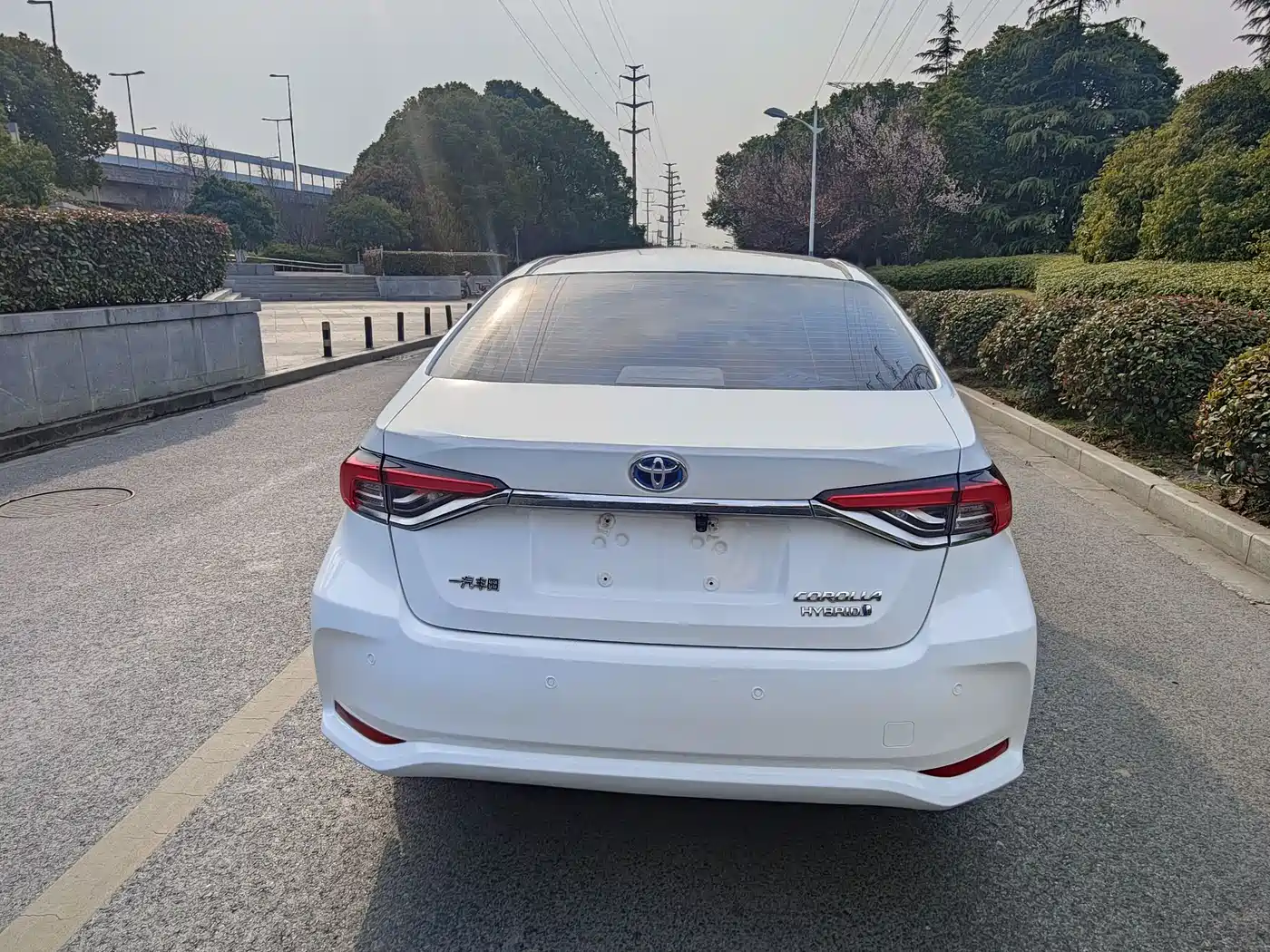 Toyota Corolla 2021 Hybrid 1.8L E-CVT Pioneer Edition фото 5