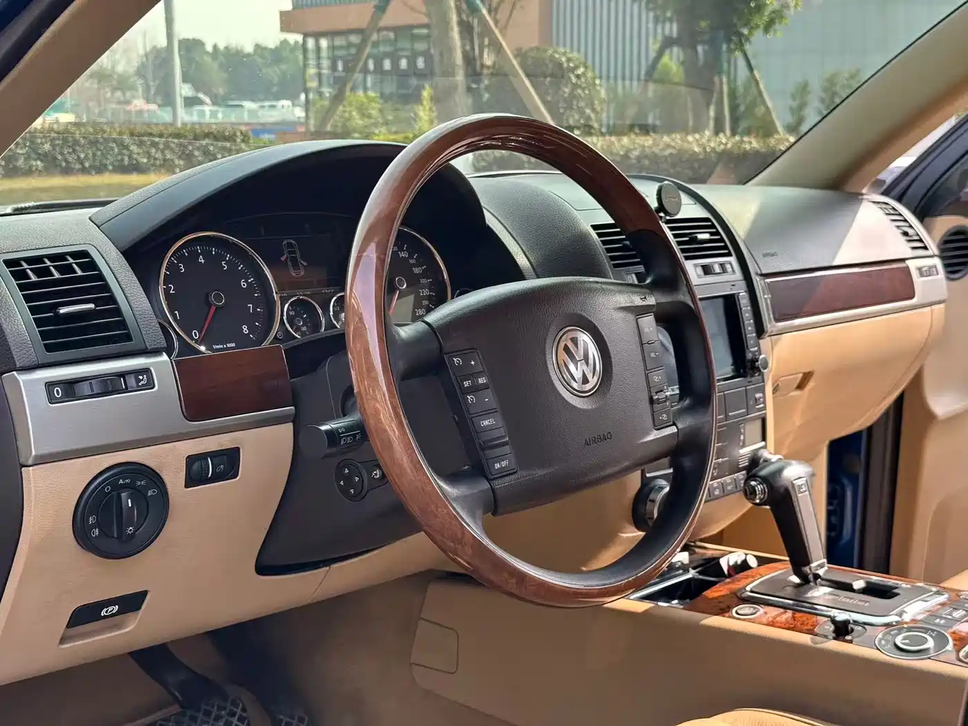 Volkswagen Touareg 2010 3.6 Limited Top Edition фото 16