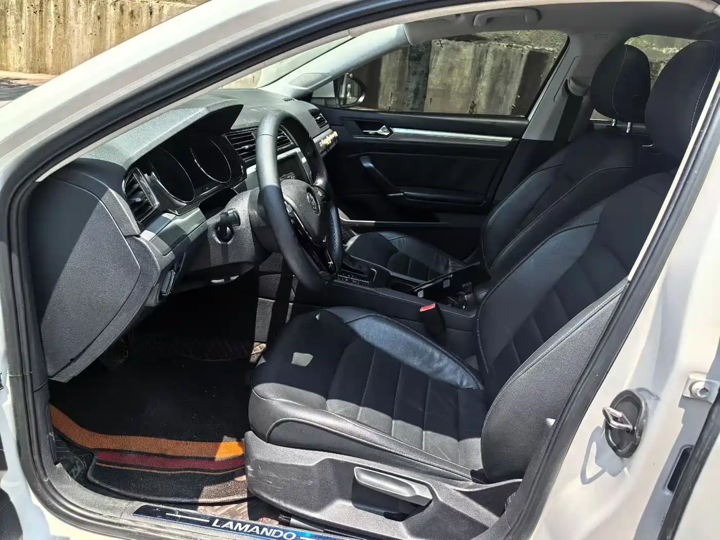 Volkswagen Lamando 2015 330TSI DSG Luxury Edition фото 4