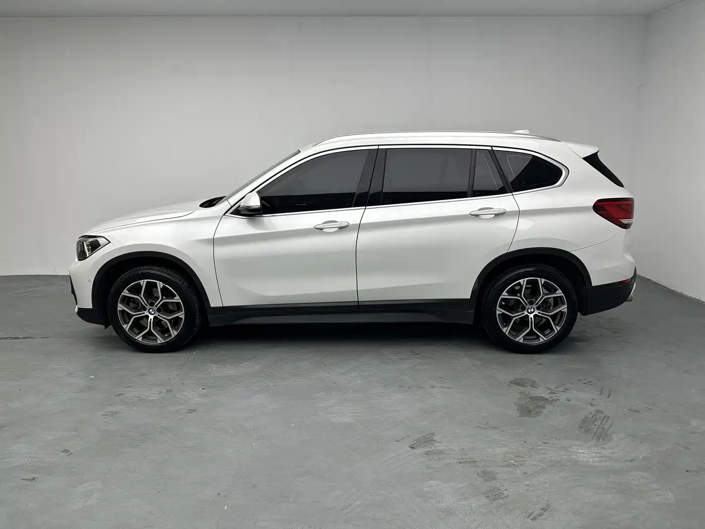 BMW X1 2020 sDrive25Li Leading Model фото 5