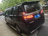 Фото 2 - Toyota Vellfire