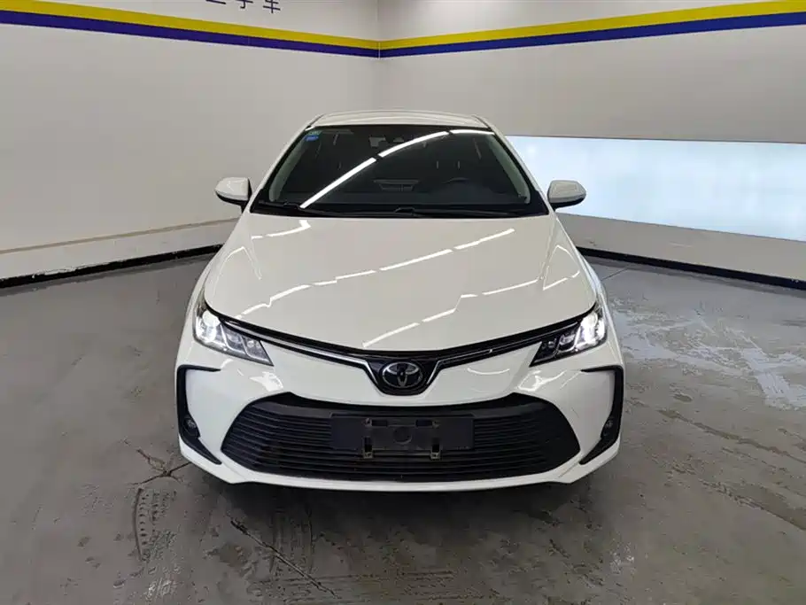 Toyota Corolla 2019 1.2T S-CVT GL Pioneer Edition фото 2
