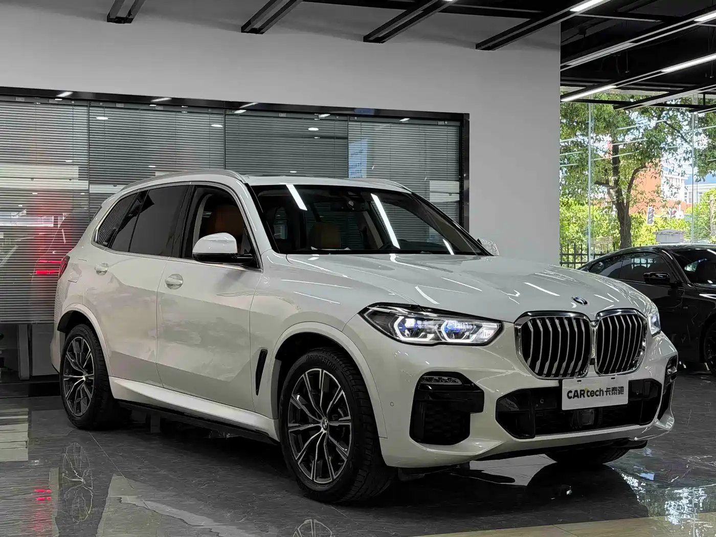 BMW X5 (Import) 2020 xDrive40i M Sport Package фото 3