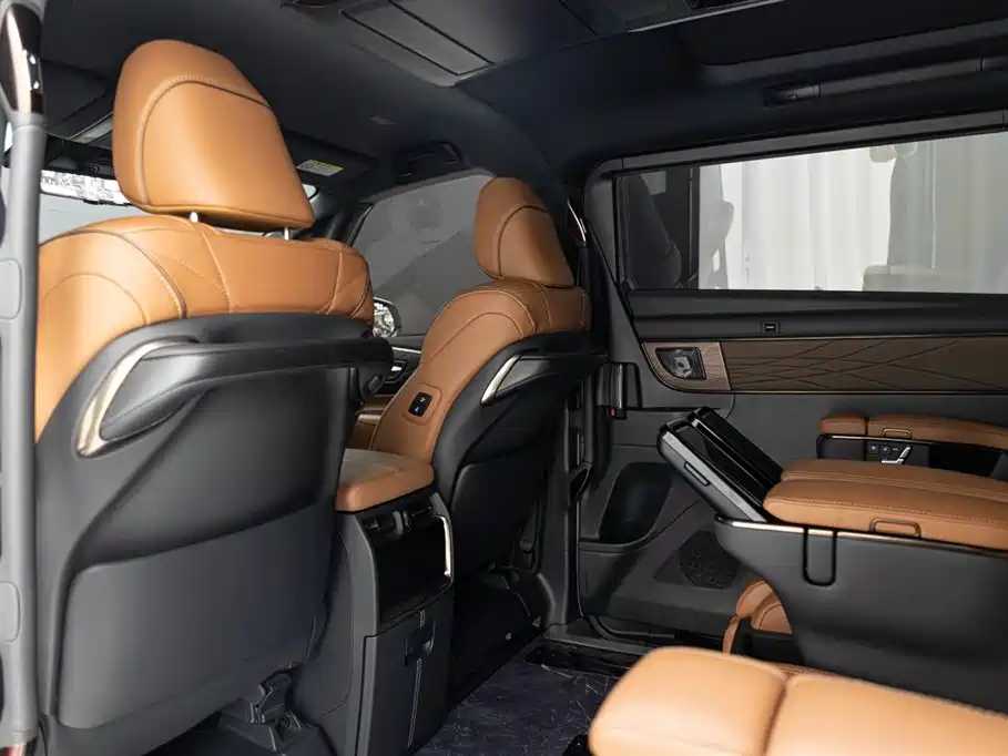 Toyota Alphard 2024 Hybrid 2.5L Ultimate Enjoyment Edition фото 12