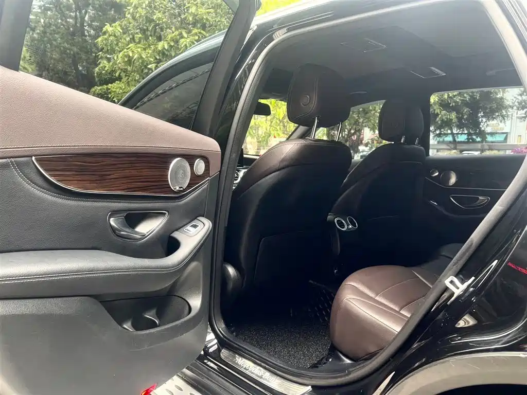 Mercedes-Benz GLC 2019 GLC 260 L 4MATIC Dynamic фото 8