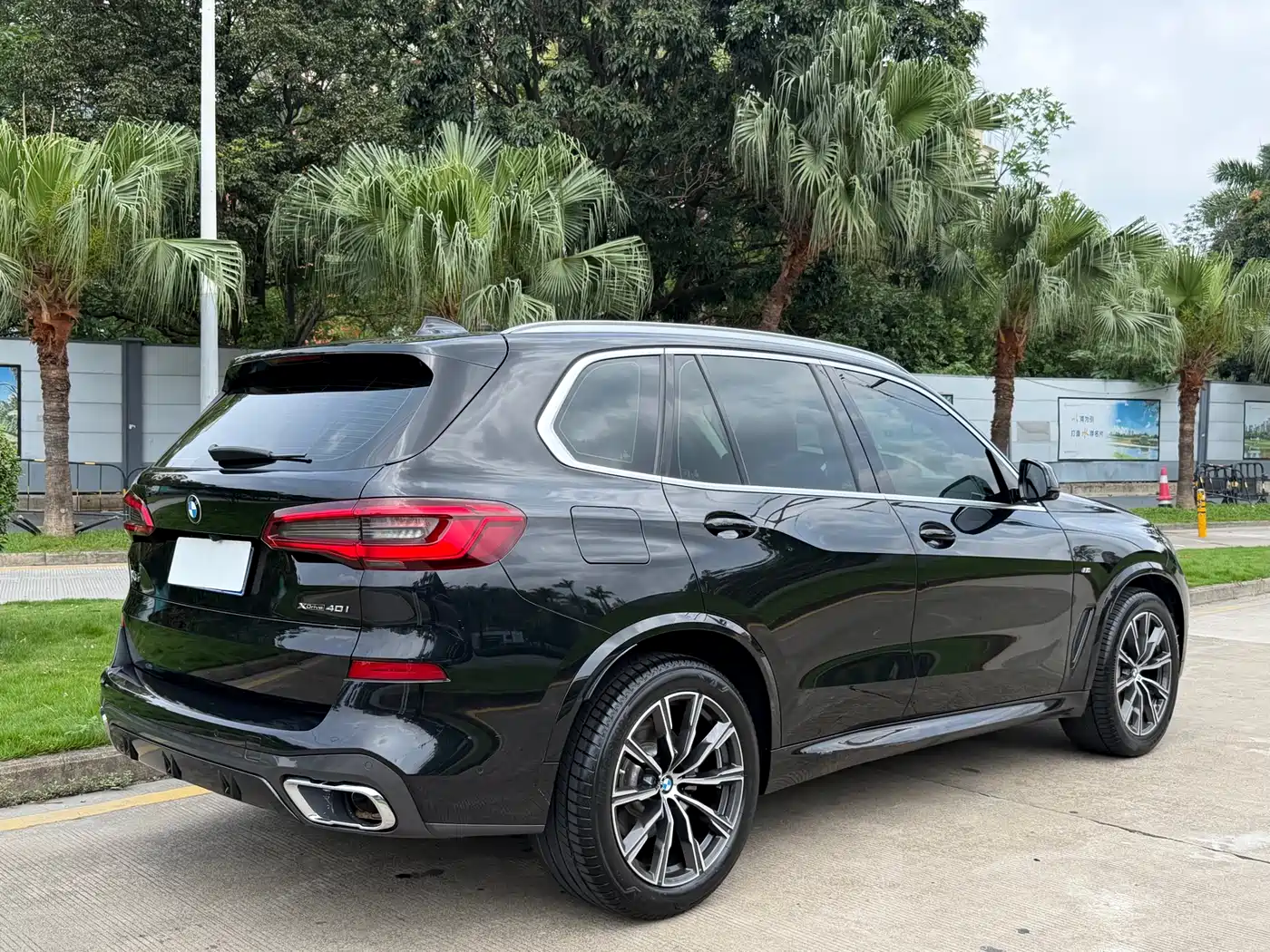 BMW X5 (Import) 2019 xDrive40i M Sport Package фото 4