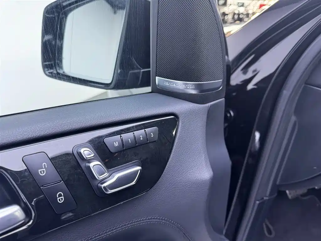 Mercedes-Benz GLS AMG 2017 AMG GLS 63 4MATIC фото 12