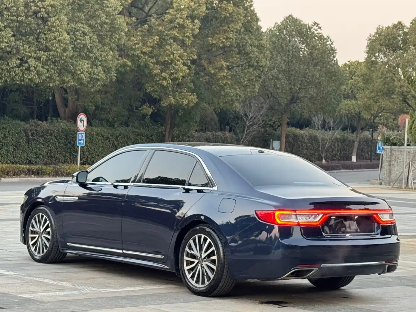 Lincoln Continental 2017 2.0T 2WD Elegance Edition фото 16