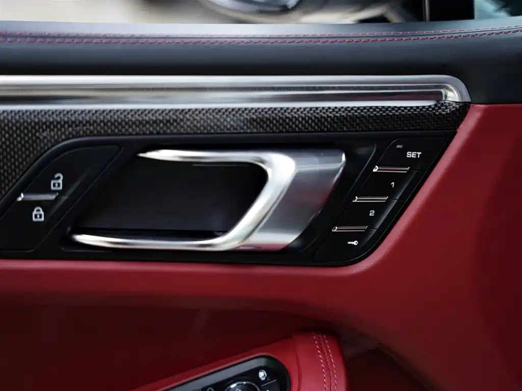 Porsche Macan 2023 Macan GTS 2.9T фото 32