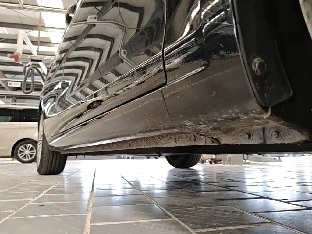 Фото 21 - Hongqi H5