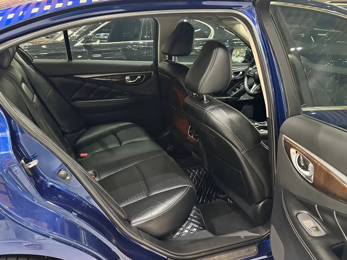 Фото 17 - Infiniti Q50L