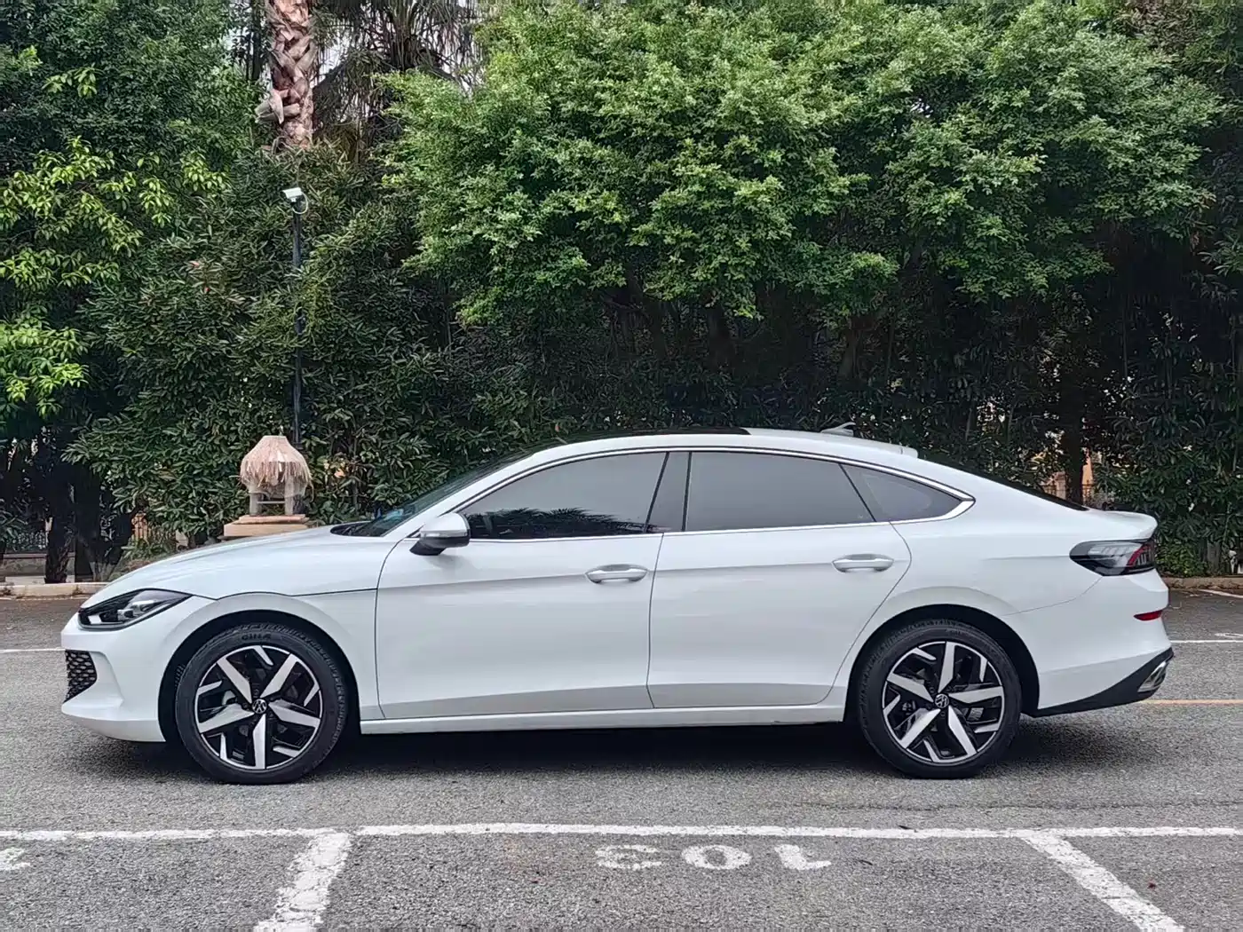 VOLKSWAGEN LINGDU