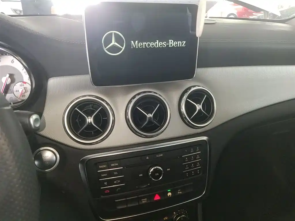 Mercedes-Benz GLA 2016 GLA 200 Fashion фото 13