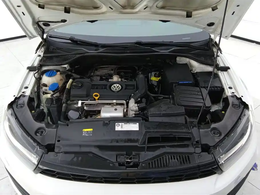 Volkswagen Scirocco 2015 1.4TSI Trend Edition фото 10
