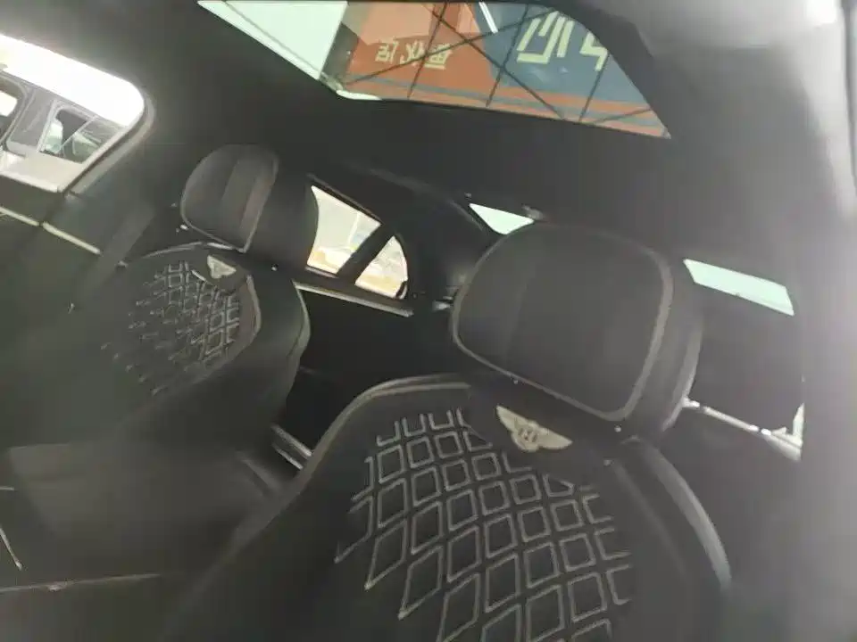 Bentley Flying Spur Plug-in Hybrid 2022 2.9T V6 Hybrid фото 15