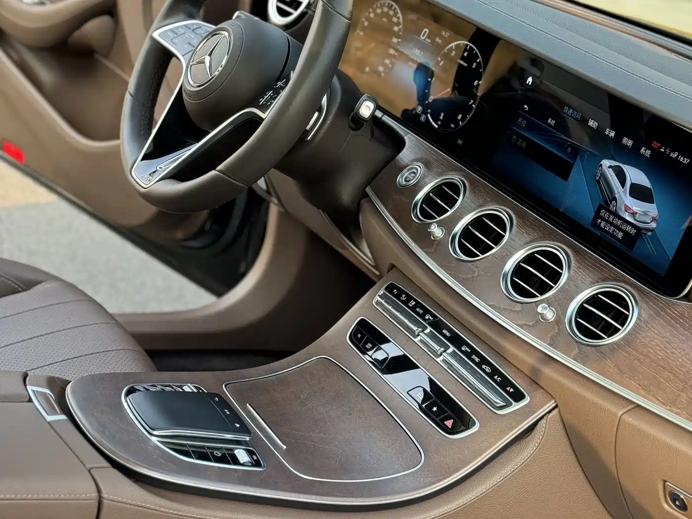 Mercedes-Benz E-Class 2023 E 300 L Fashion фото 7