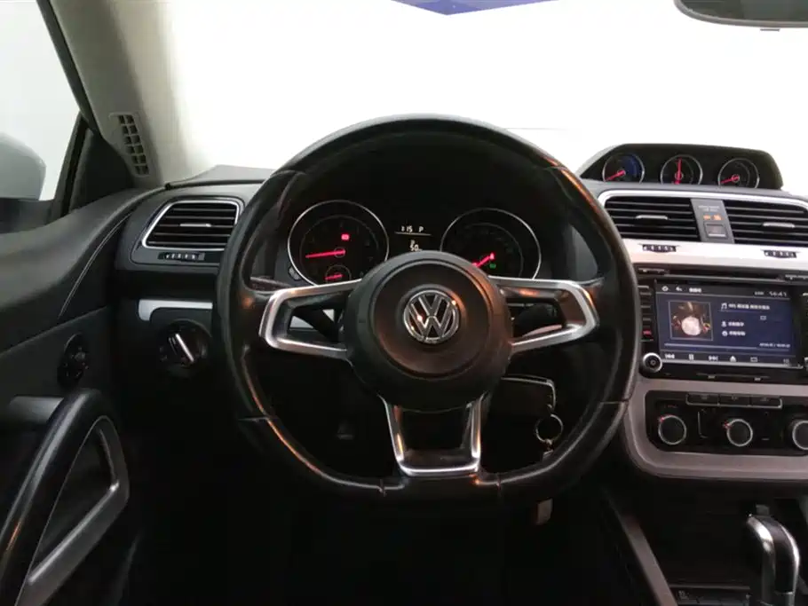 Volkswagen Scirocco 2015 1.4TSI Trend Edition фото 15