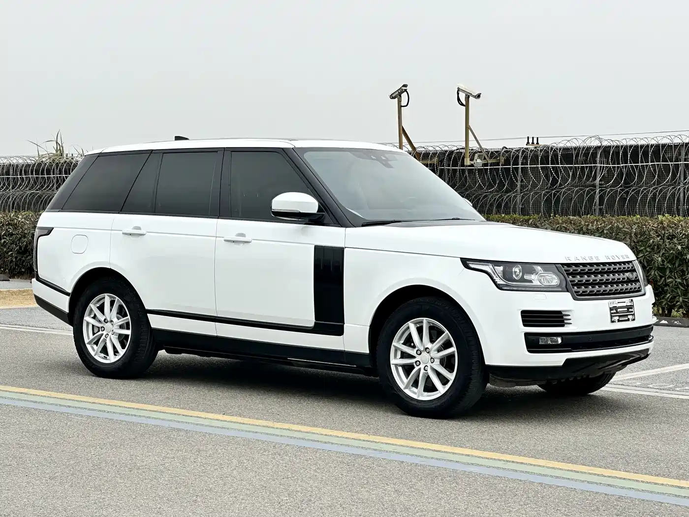 Land Rover Range Rover 2015 3.0 TDV6 Vogue фото 3
