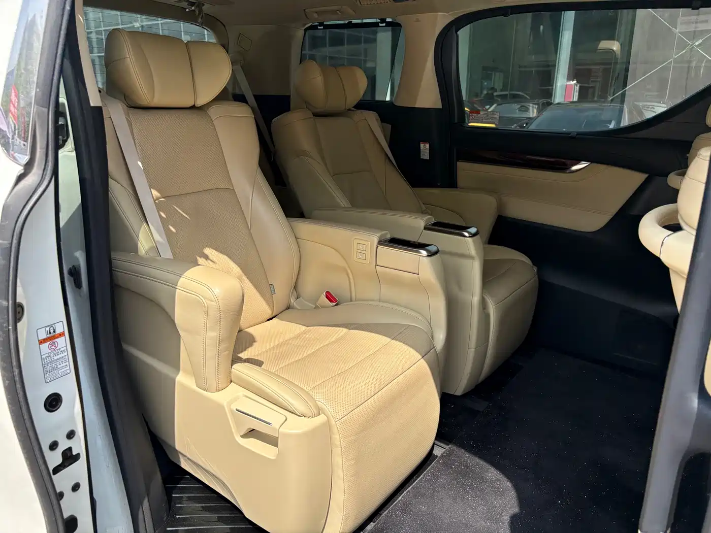 Toyota Alphard 2015 3.5L Luxury Edition фото 18
