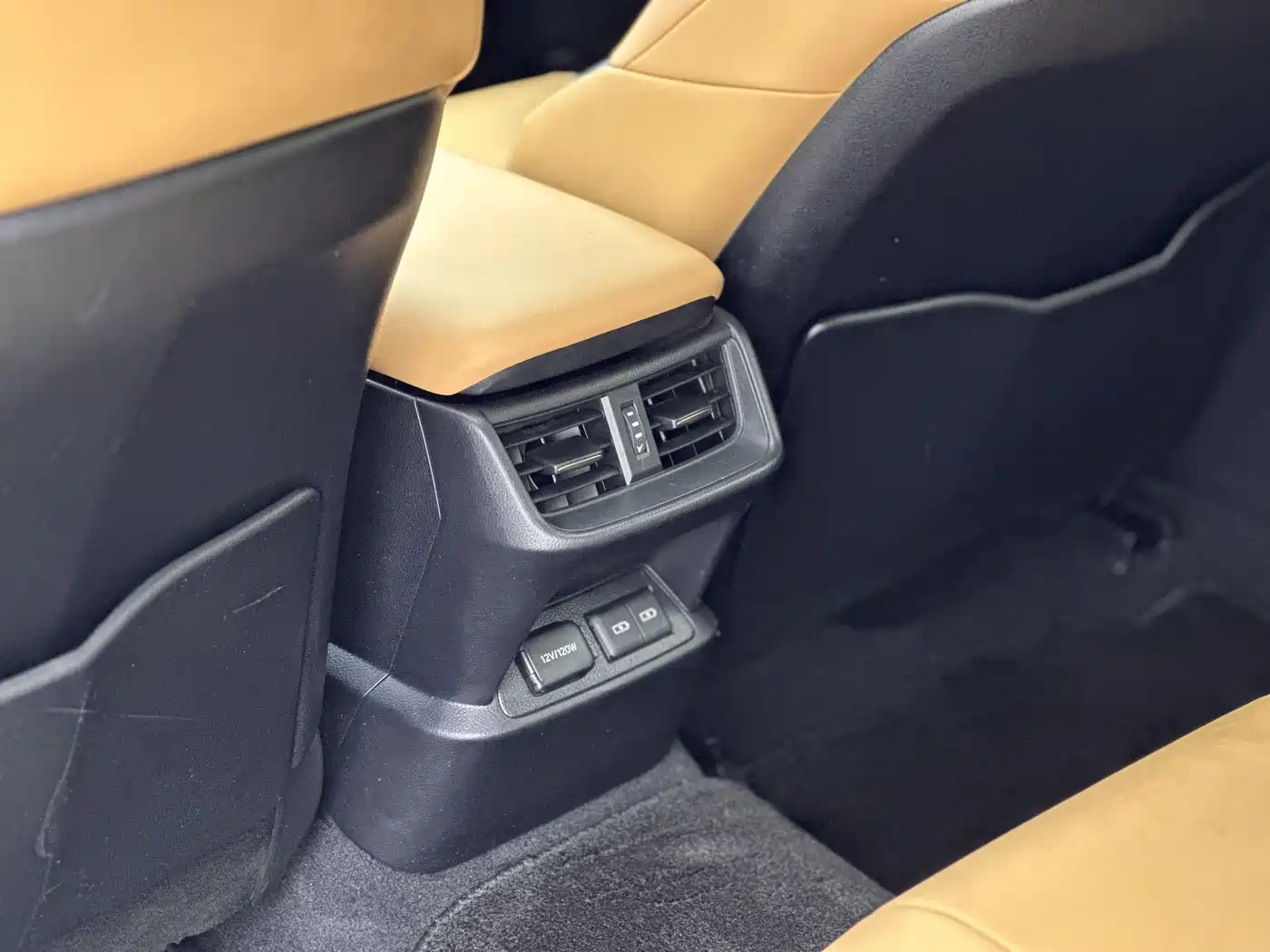 Lexus ES 2022 300h Excellence Edition фото 12