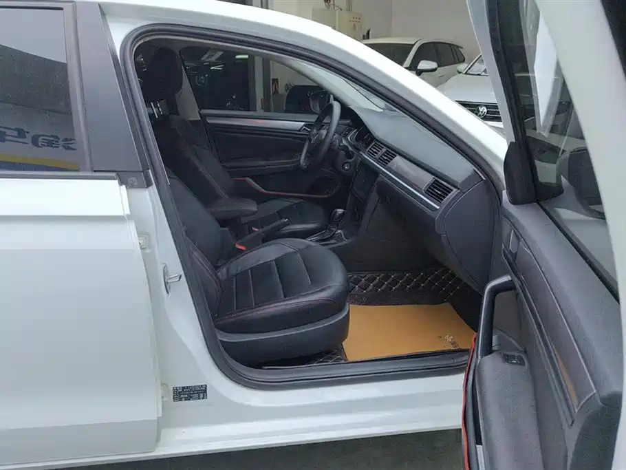 Volkswagen Bora 2018 1.5L Automatic Fashion фото 8