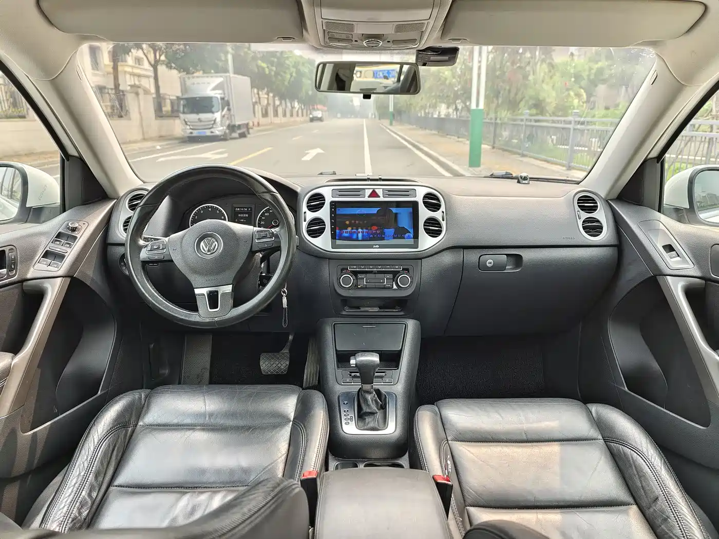 Volkswagen Tiguan 2010 1.8TSI Automatic 2WD Elite фото 11