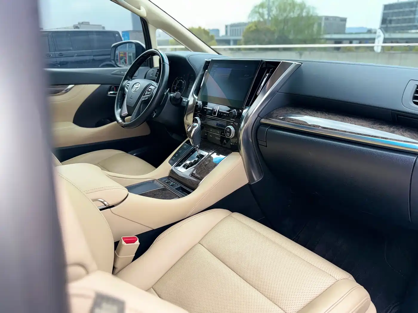 Toyota Vellfire 2021 Crown Hybrid 2.5L HV Supreme Edition фото 11