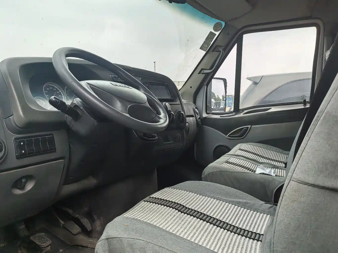 Iveco Bodhi 2015 2012 2.5T-A32 Base Model