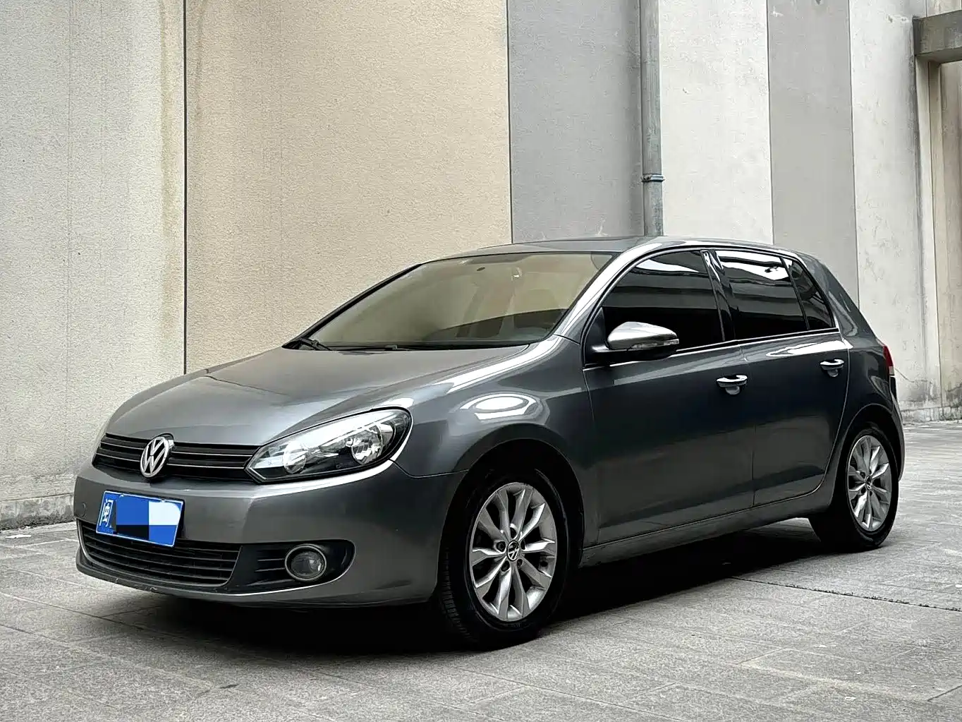 Photo 1 - Volkswagen Golf