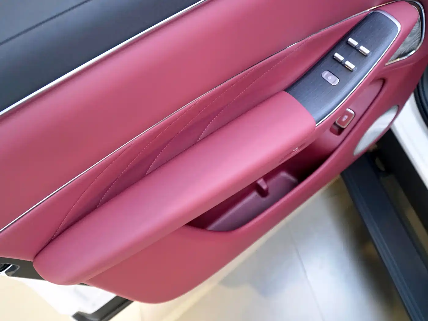 AITO Wenjie AITO M8 2025 Range Extender Max+ Edition 53.4kWh 5-seater фото 13