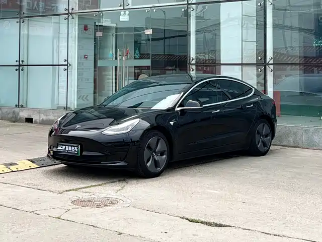 Tesla Model 3 2020