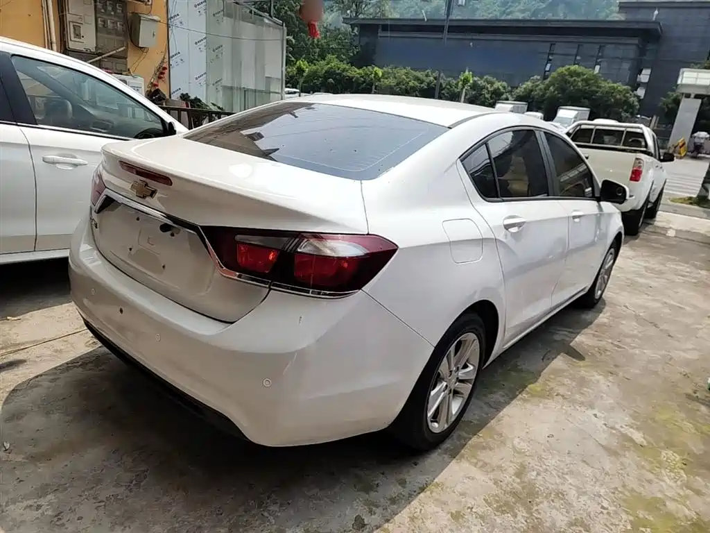 Chevrolet Cruze 2016 1.5L Automatic Fashion Sunroof Edition фото 7