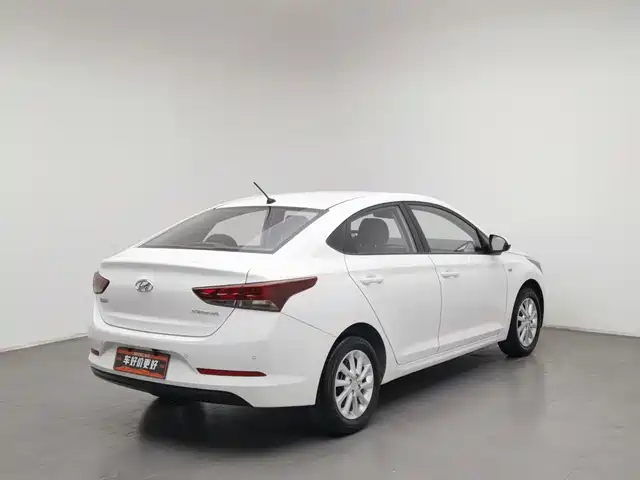 Hyundai Verna 2016 1.4L Manual Cool Edition GLS — фото 2