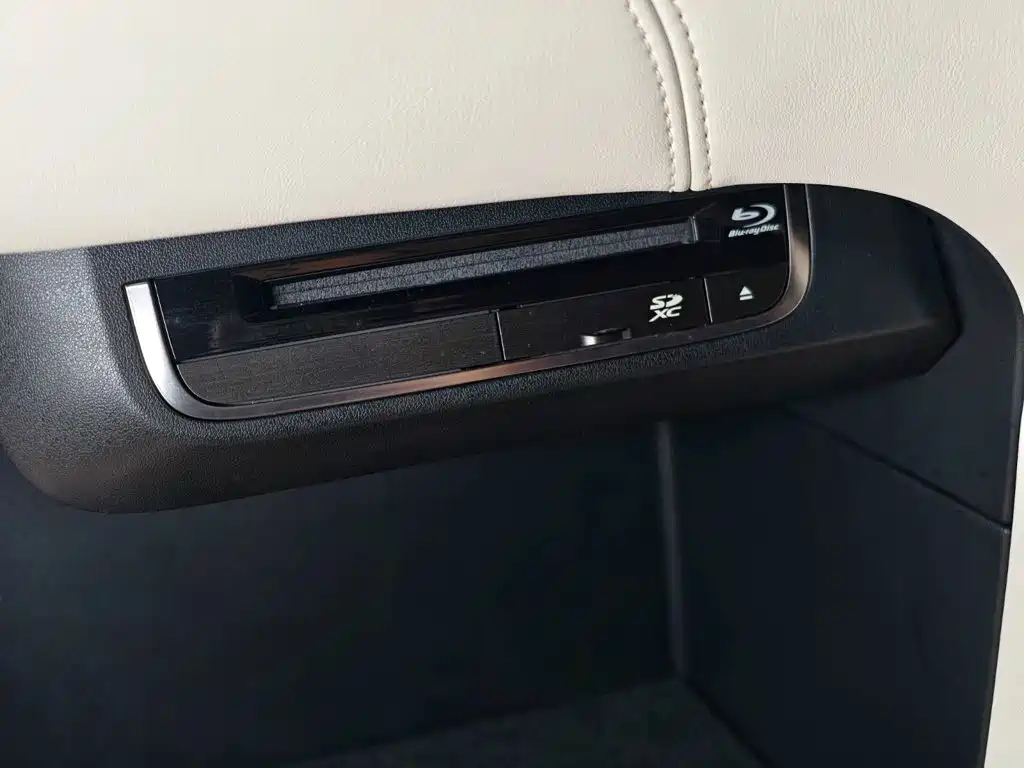 Lexus LM 2021 2020 300h 4-Seat Imperial Edition