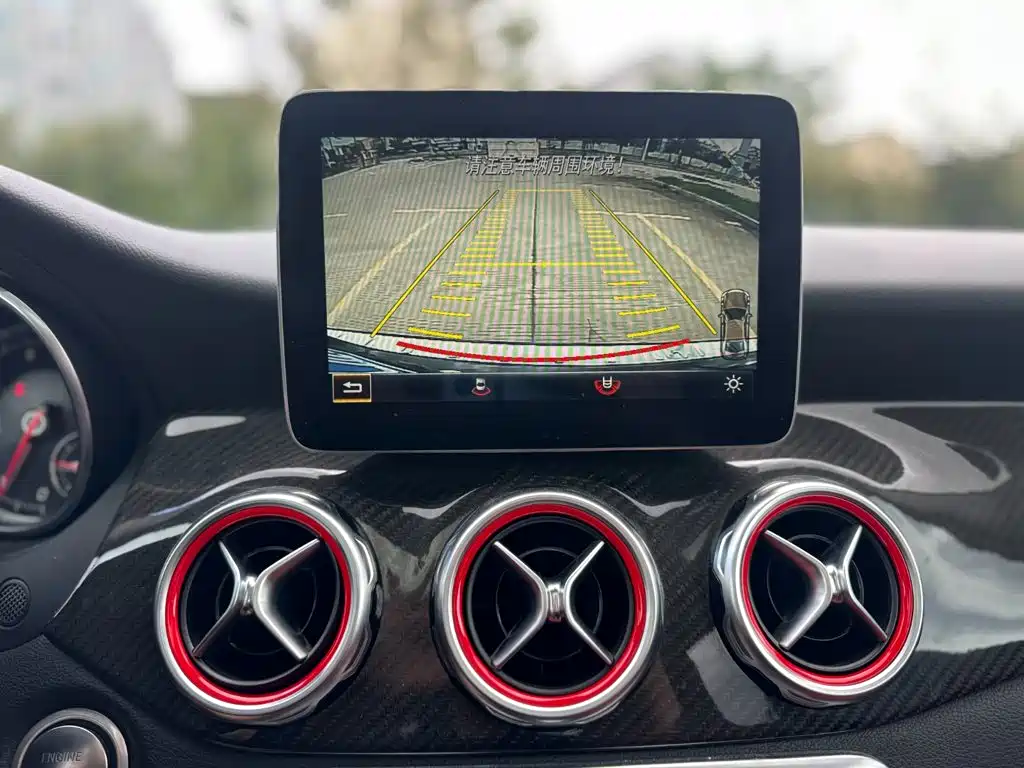 Фото 8 - Mercedes-Benz GLA