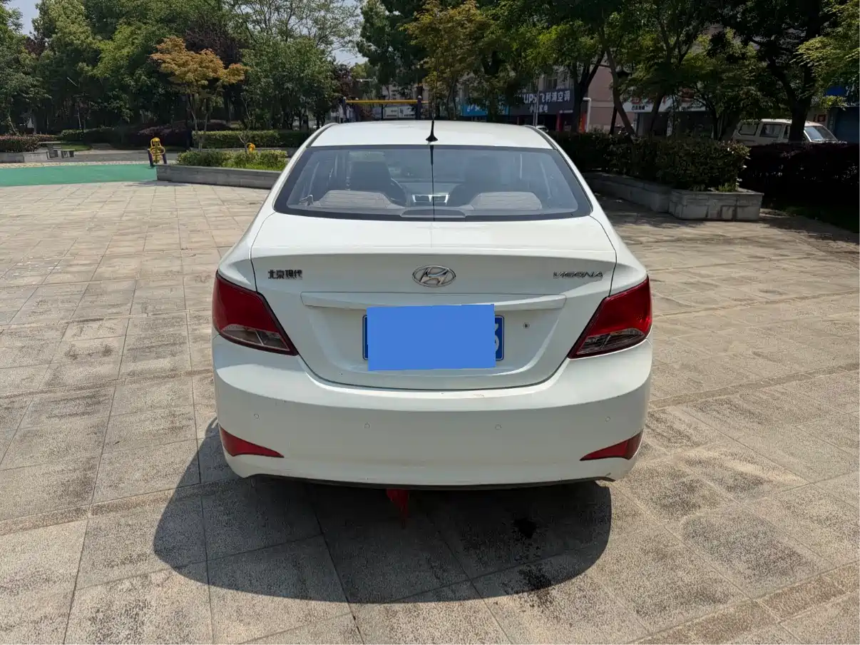 Hyundai Verna 2014 1.4L Automatic Smart GLS фото 13