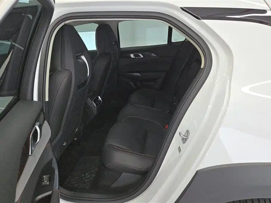 Lynk & Co 02 2018 1.5T DCT 2WD Power Edition China V фото 11